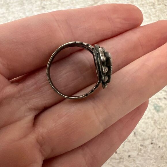 Vintage Old Navajo Snake Eye Sterling And Turquoise Ring - Picture 7 of 9